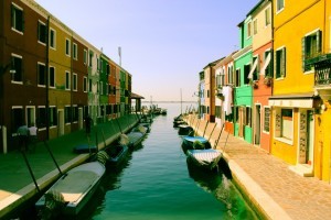 boats-canal-colorful-2951